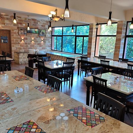 Gir Lions Paw Resort With Swimming Pool Гирский лес Экстерьер фото