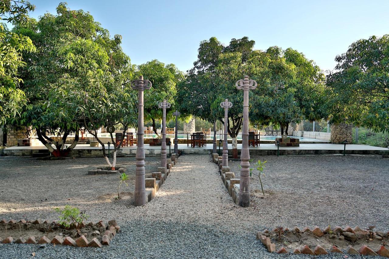 Gir Lions Paw Resort With Swimming Pool Гирский лес Экстерьер фото